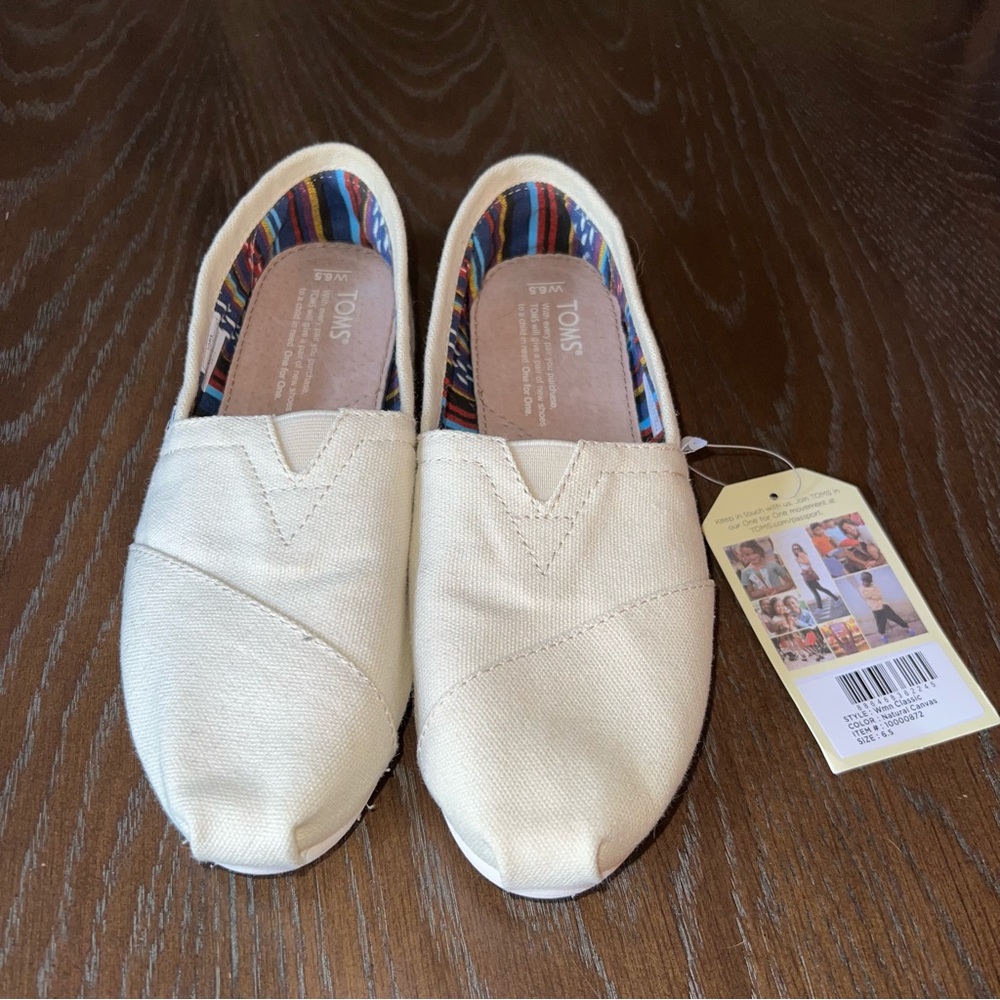 TOMS Women’s 6.5 Flats